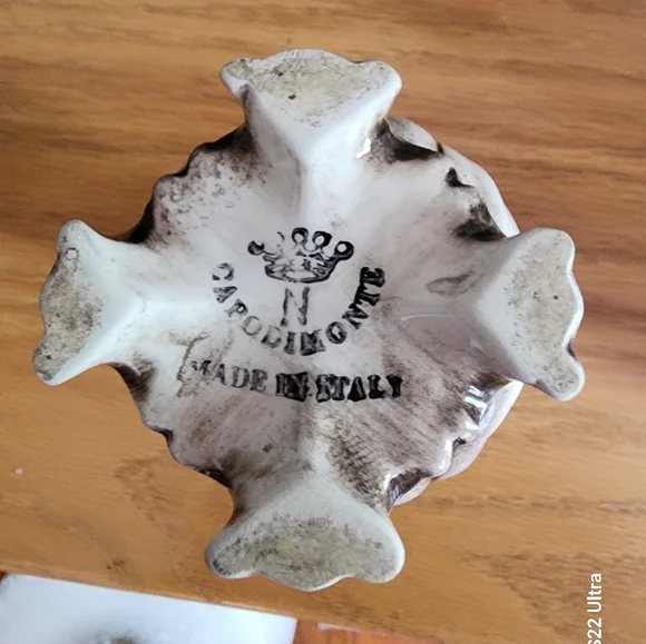 Capodimonte Porcelain Vase - Picture 4 of 5